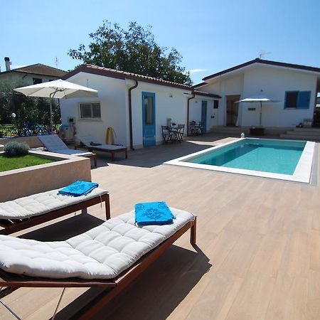 B&B La Gatta Sul Tetto Borgo san Donato  ภายนอก รูปภาพ
