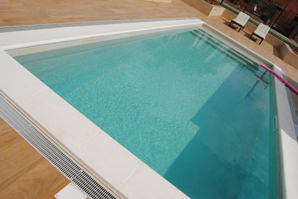 B&B La Gatta Sul Tetto Borgo san Donato  ภายนอก รูปภาพ