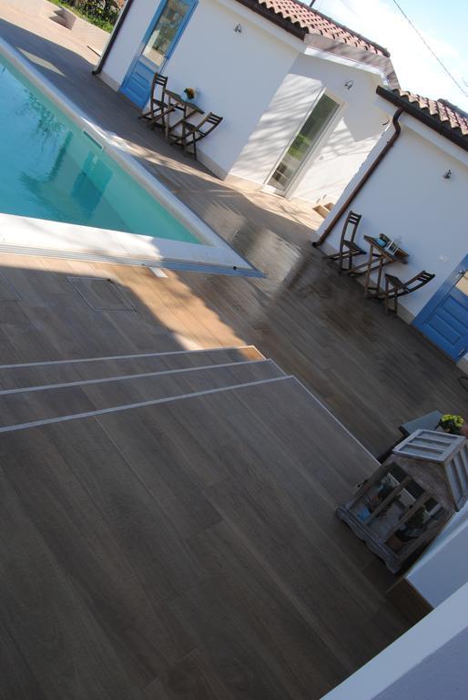 B&B La Gatta Sul Tetto Borgo san Donato  ภายนอก รูปภาพ