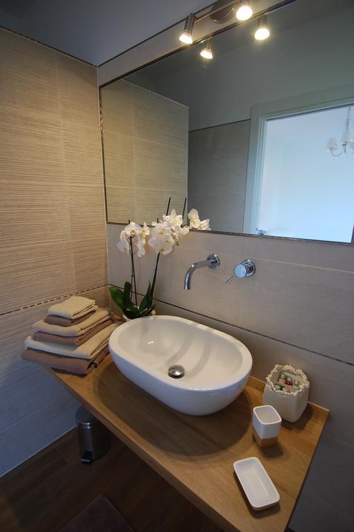 B&B La Gatta Sul Tetto Borgo san Donato  ภายนอก รูปภาพ